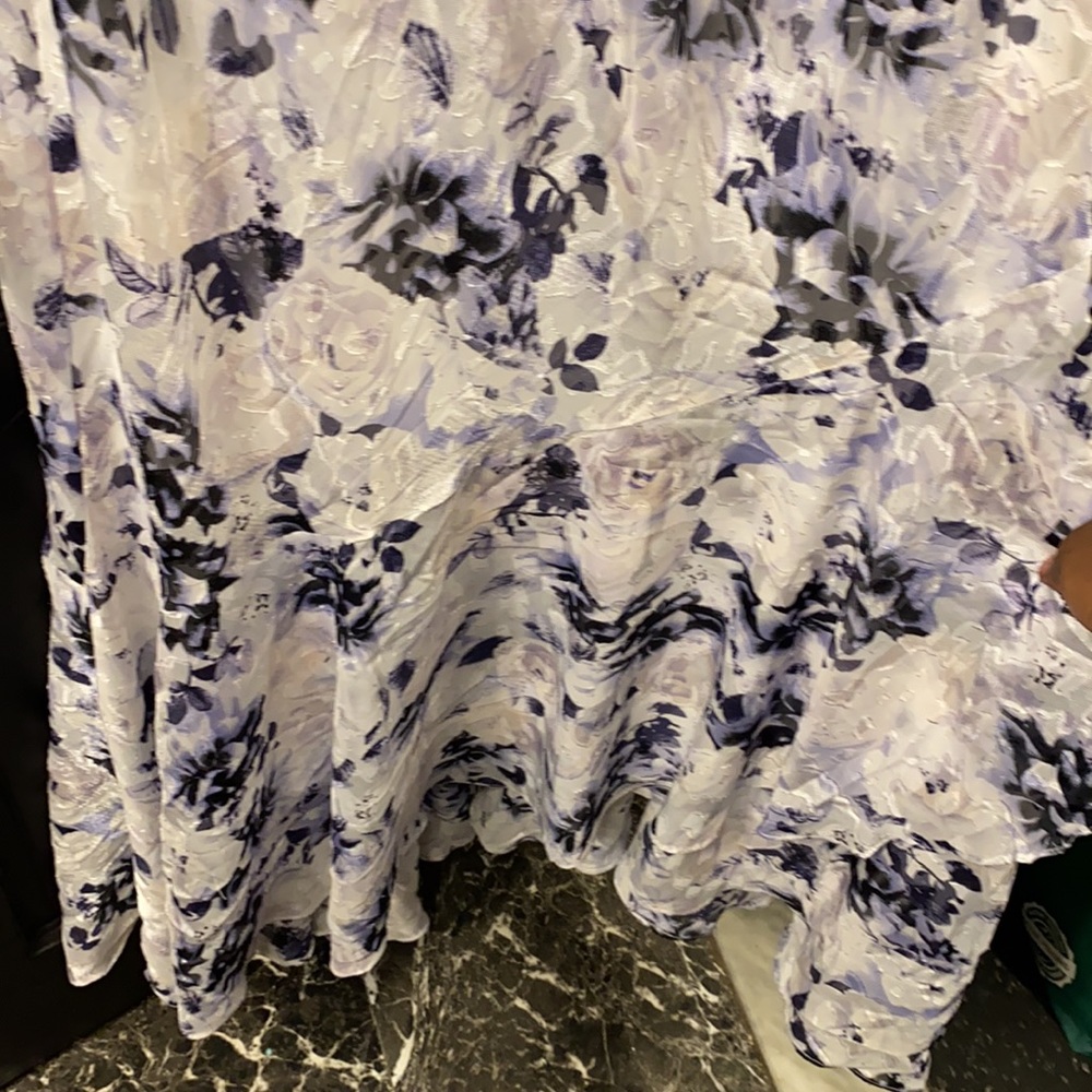 8..Alex Evenings Floral Tea Length Dress - Picture 6 of 8